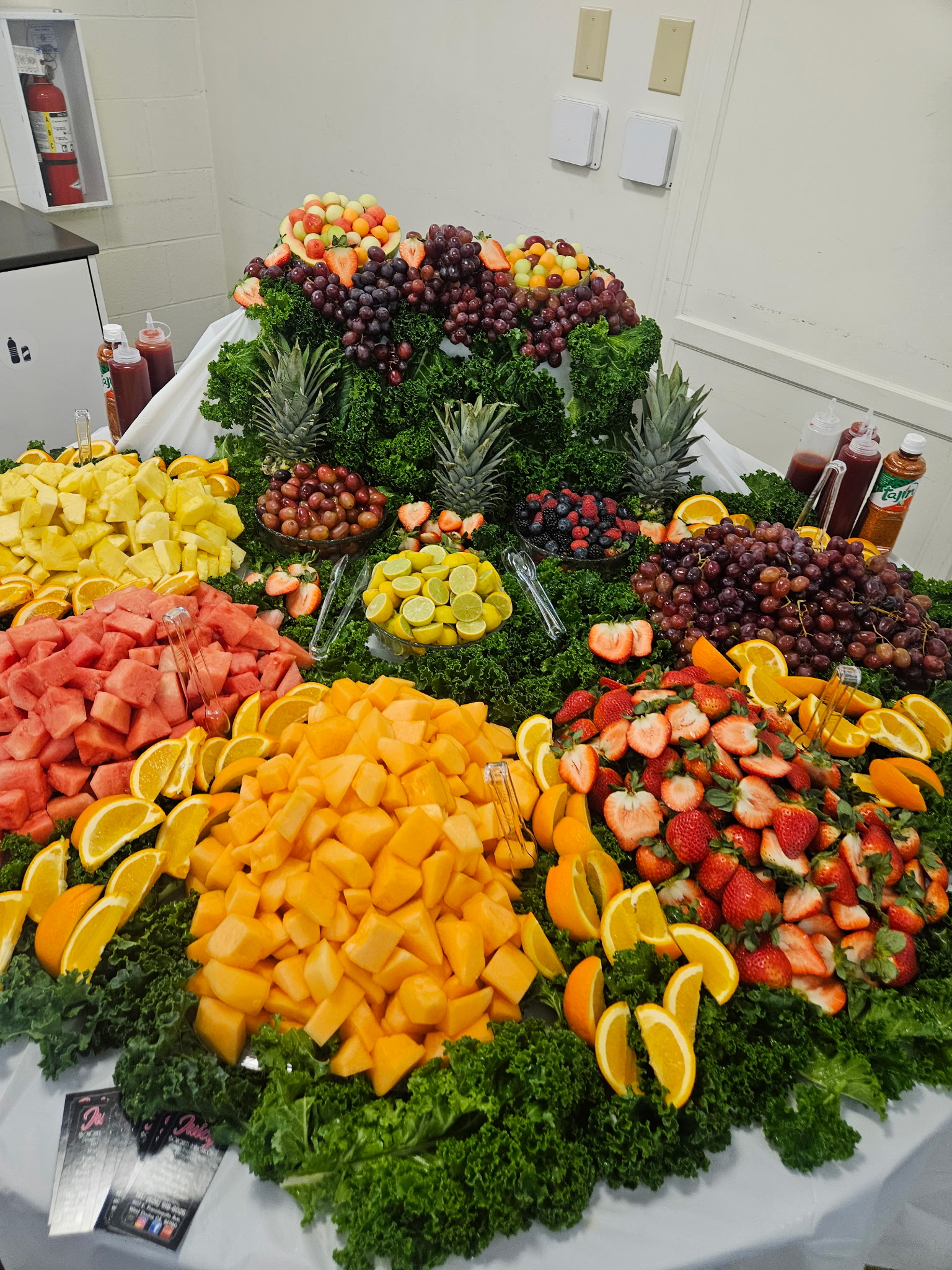 Large-scale event fruit catering display